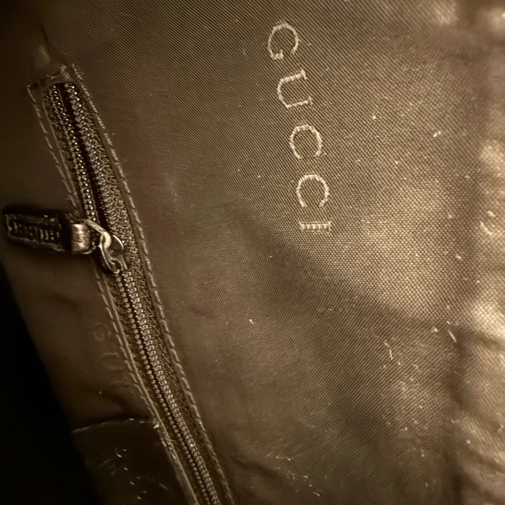 Gucci Black Patent Leather Shoulder Bag - Picture 10 of 10